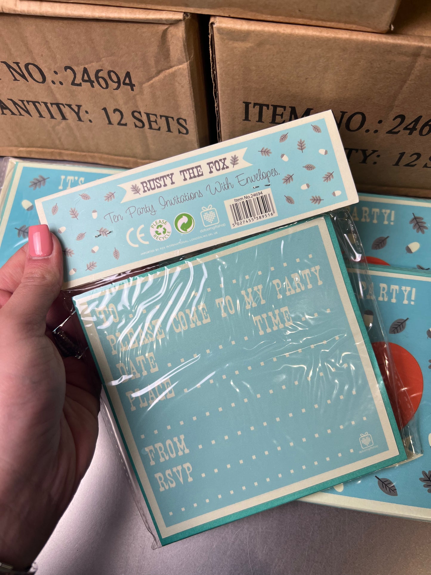 40 Packs of Party Invites - Fox